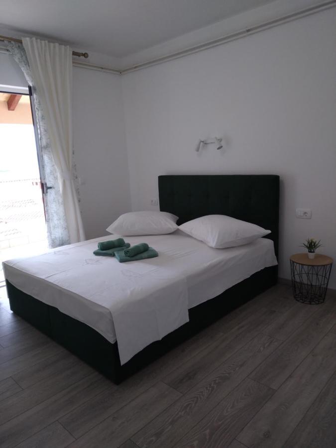 Apartment Seaview Jelsa Racic Esterno foto
