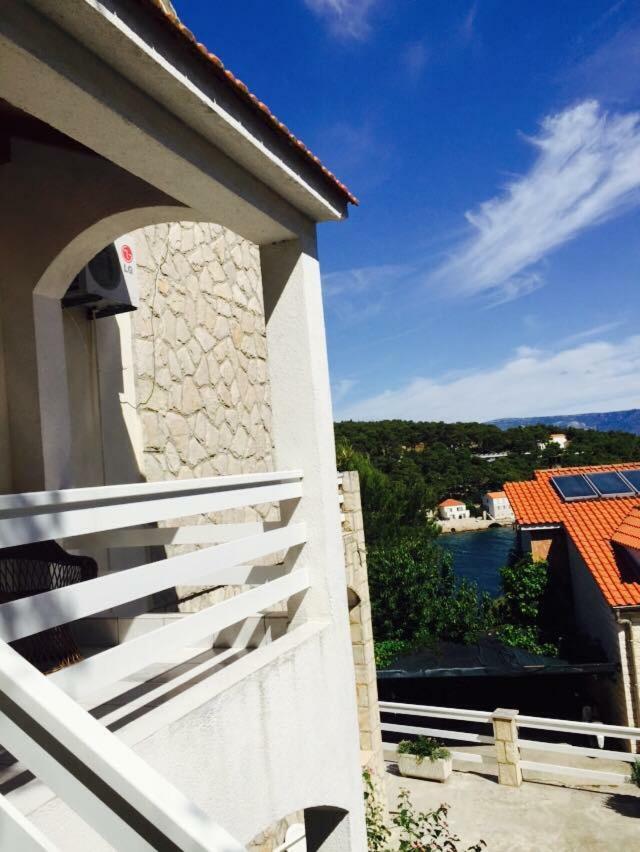 Apartment Seaview Jelsa Racic Esterno foto